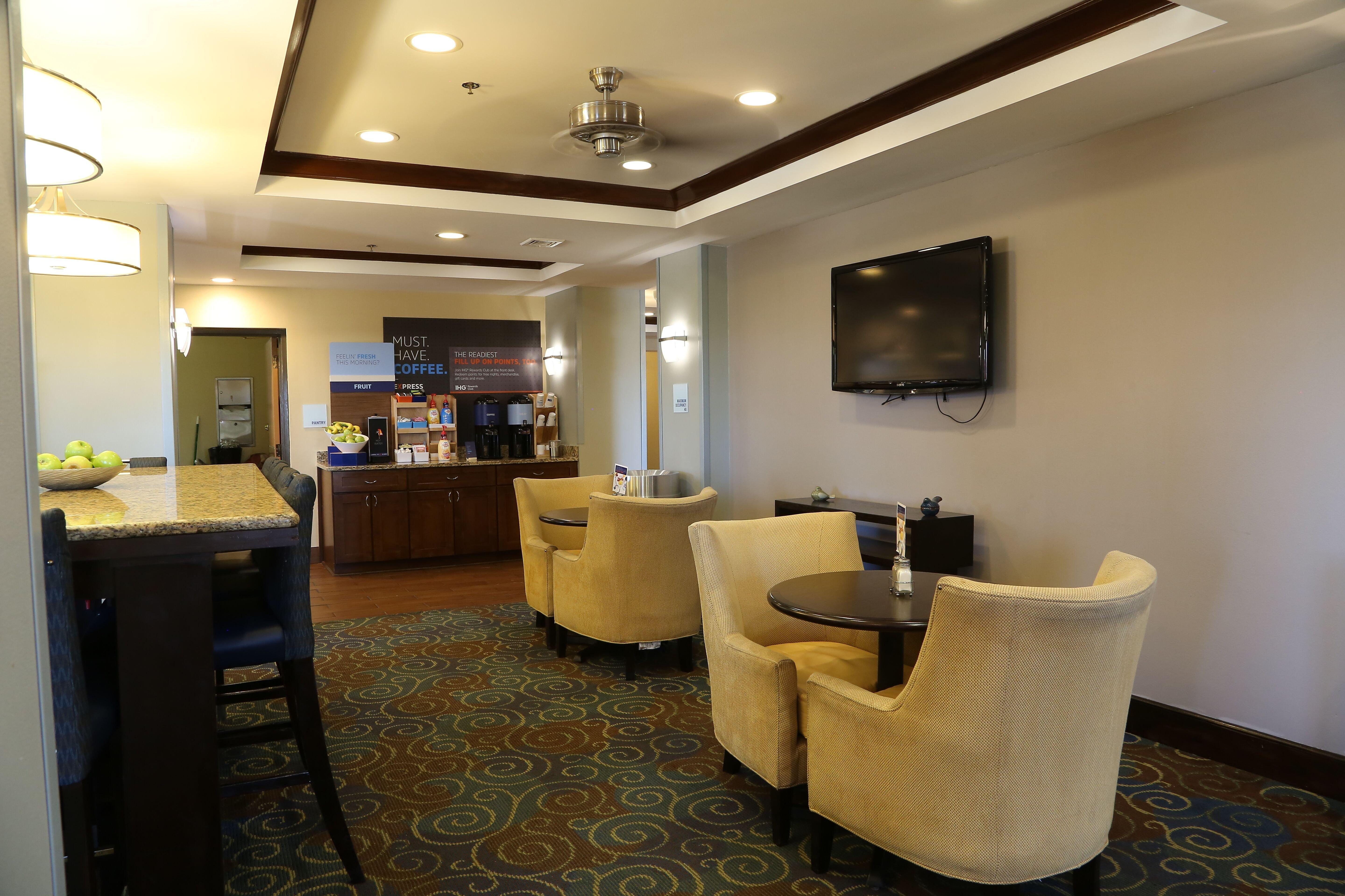 Holiday Inn Express Hotel & Suites Cleveland - Ms By Ihg Luaran gambar