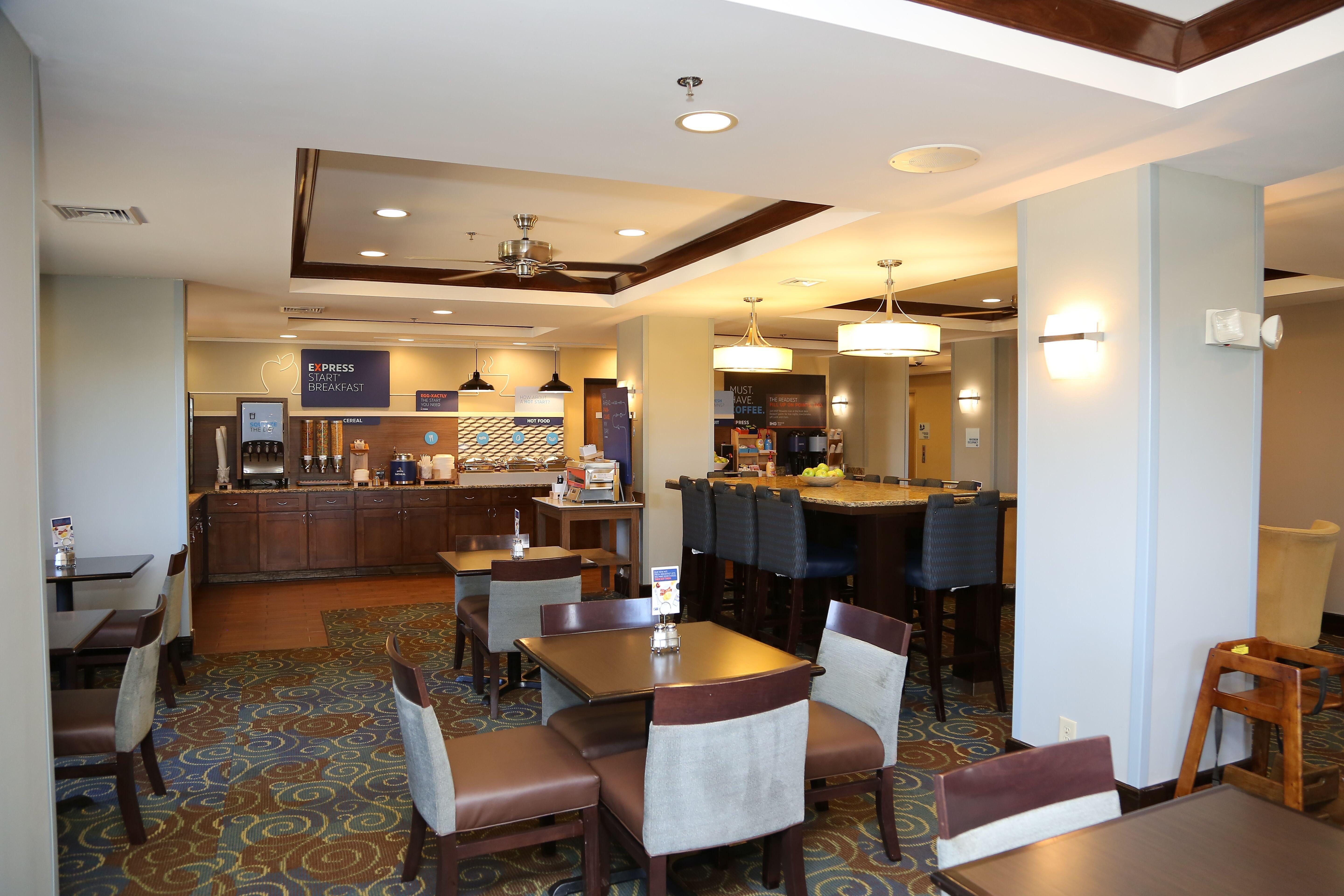 Holiday Inn Express Hotel & Suites Cleveland - Ms By Ihg Luaran gambar