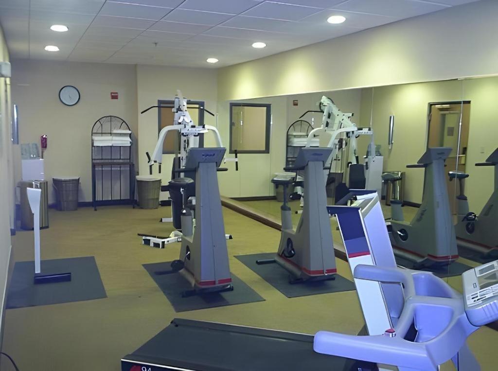 Holiday Inn Express Hotel & Suites Cleveland - Ms By Ihg Luaran gambar