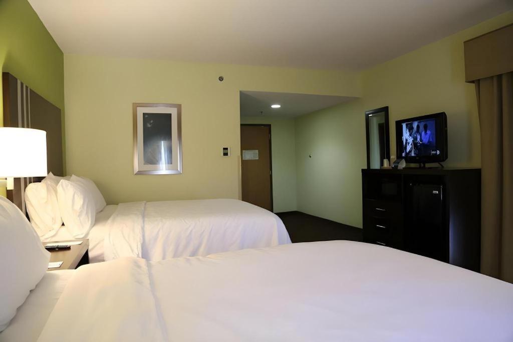 Holiday Inn Express Hotel & Suites Cleveland - Ms By Ihg Luaran gambar