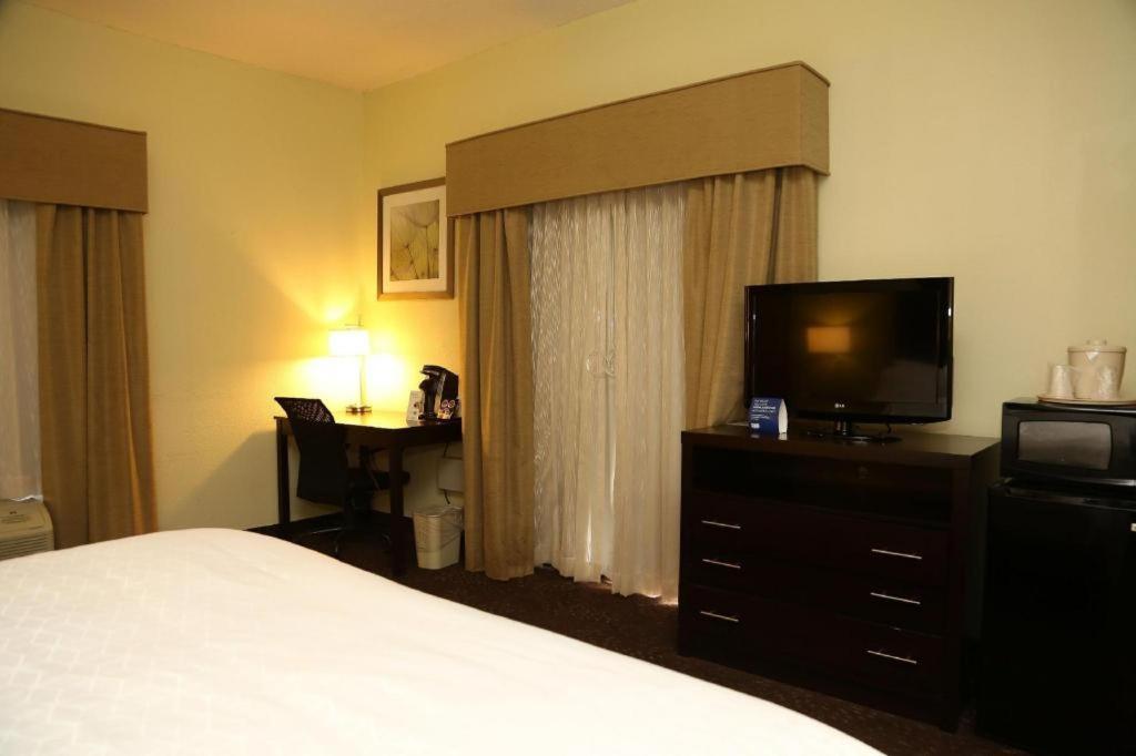 Holiday Inn Express Hotel & Suites Cleveland - Ms By Ihg Luaran gambar