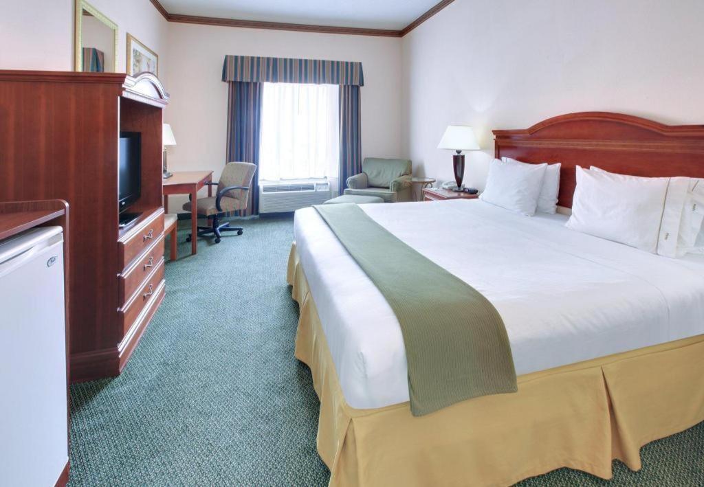 Holiday Inn Express Hotel & Suites Cleveland - Ms By Ihg Luaran gambar