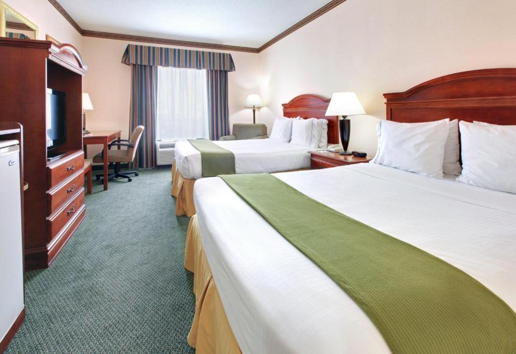 Holiday Inn Express Hotel & Suites Cleveland - Ms By Ihg Luaran gambar