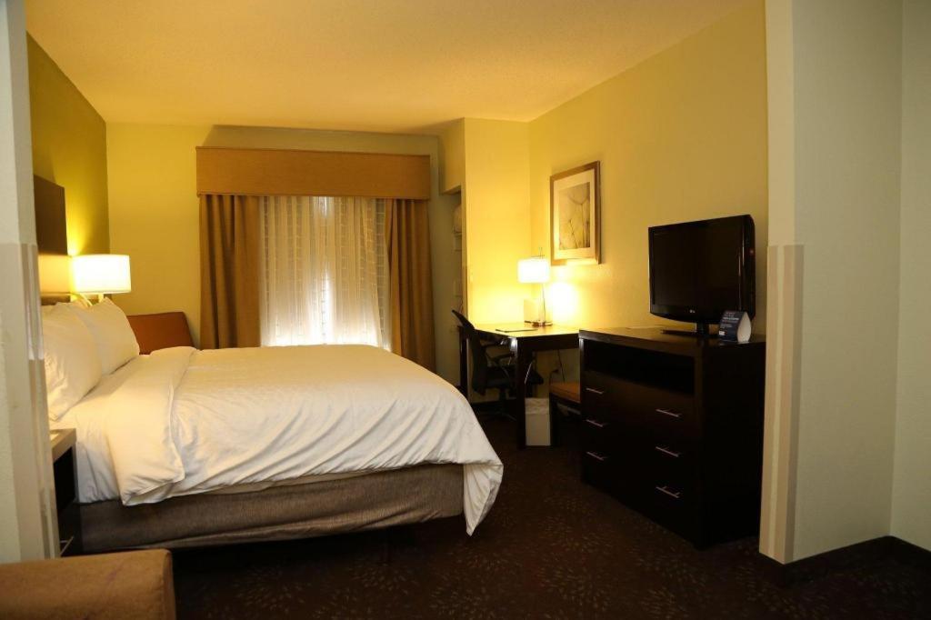 Holiday Inn Express Hotel & Suites Cleveland - Ms By Ihg Luaran gambar