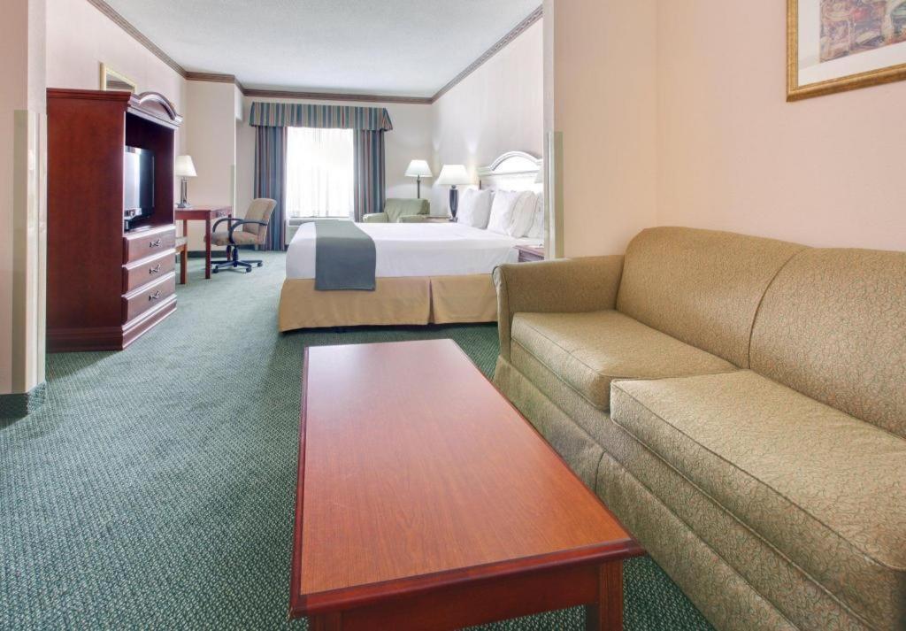 Holiday Inn Express Hotel & Suites Cleveland - Ms By Ihg Luaran gambar