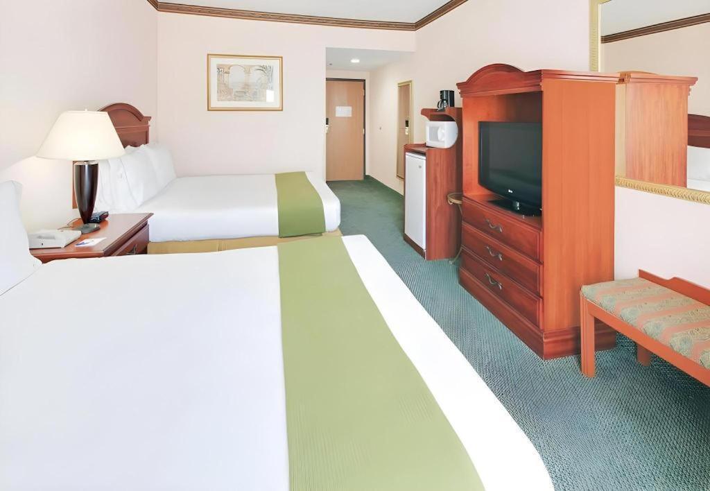 Holiday Inn Express Hotel & Suites Cleveland - Ms By Ihg Luaran gambar